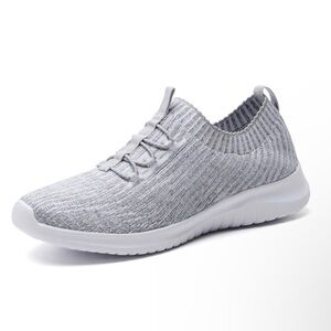 NWOT Tiosebon Sneakers